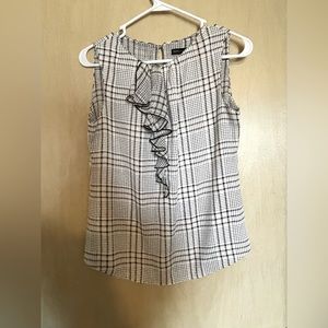 White House Black Market gorgeous shirt NWOT size 4